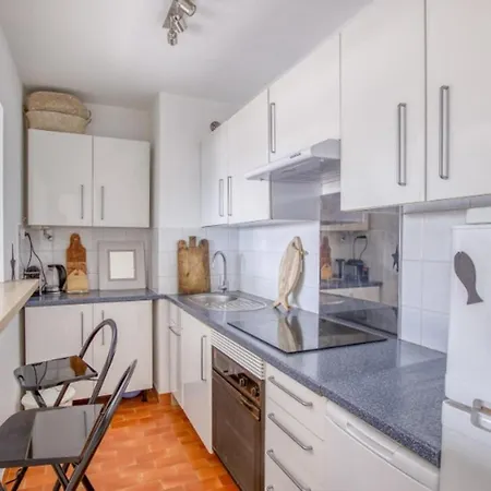Nice Flat With Swimming Pool And Sea View Apartment *