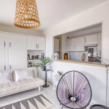 Nice Flat With Swimming Pool And Sea View 公寓